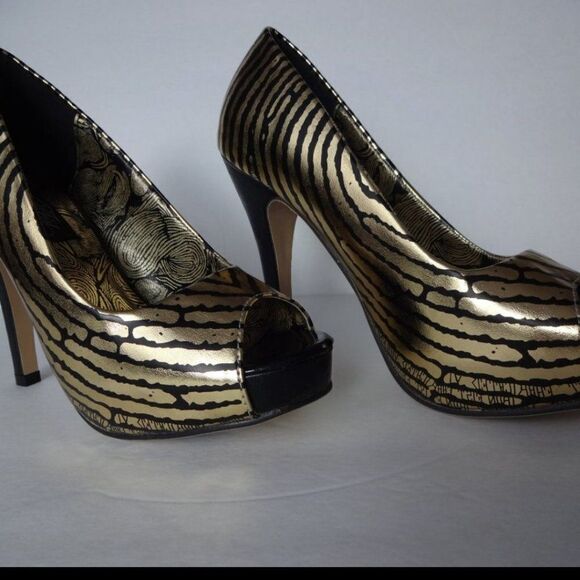 Iron Fist Hands Off Platform Heel Dolls Kill - Picture 2 of 15